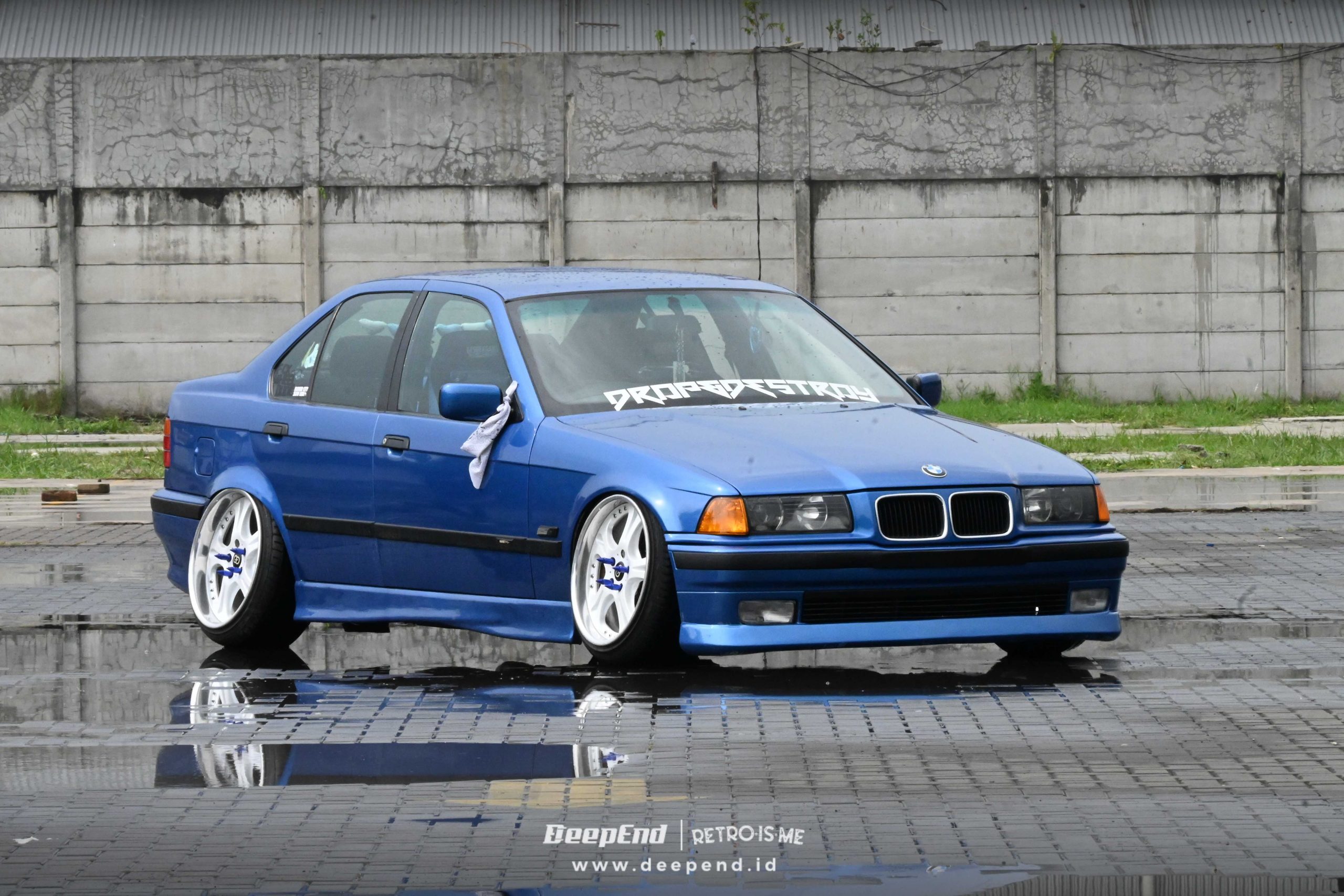 Blue Bmw e36 320i Bagged Camber Tuning Project by Laila 