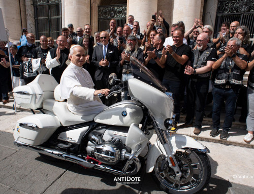 Special Edition BMW R 18 Transcontinental – DIBERKATI OLEH PAUS LEO XIV