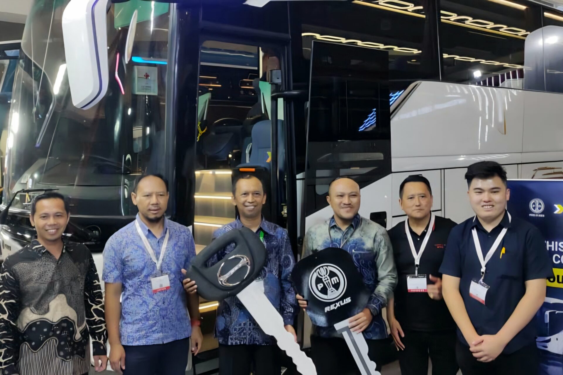 Bus Hino RM 280 ABS, Armada Baru DAMRI untuk Rute Trip 3 Negara