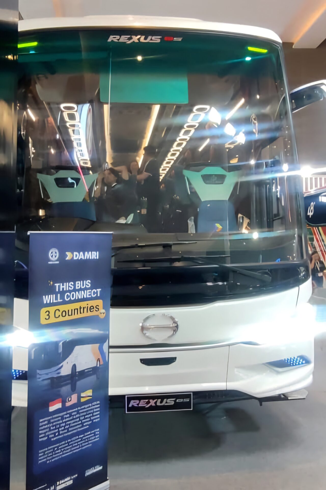 Bus Hino RM 280 ABS, Armada Baru DAMRI untuk Rute Trip 3 Negara