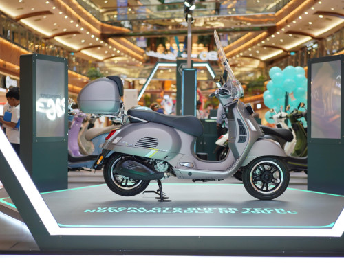 Motor Baru Vespa GTS Super Tech 250 HPE, Harga Turun Tanpa Hilang Status Flagship
