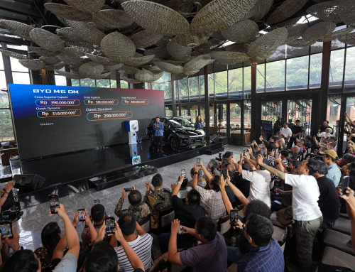 Mobil Elektrifikasi BYD M6 DM Meluncur dengan 5 Varian, Banderol Mulai Rp 298 Juta