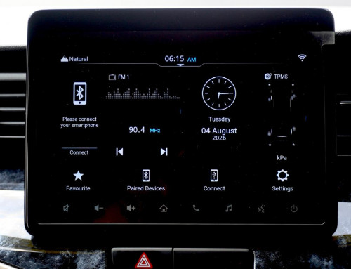 GIIAS 2026 Head Unit Suzuki XL7 Kini Tak Lagi Jadi Penghibur, Tapi Mengurus Mobil