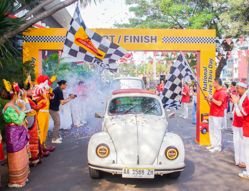 Community Gathering Mobil, Motor dan Sepeda Bersatu Di National Drive Thru Day 2026
